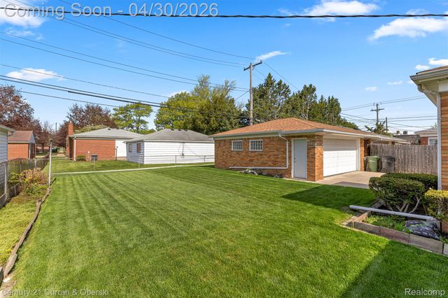 8262 Vine Avenue, Allen Park, MI 48101