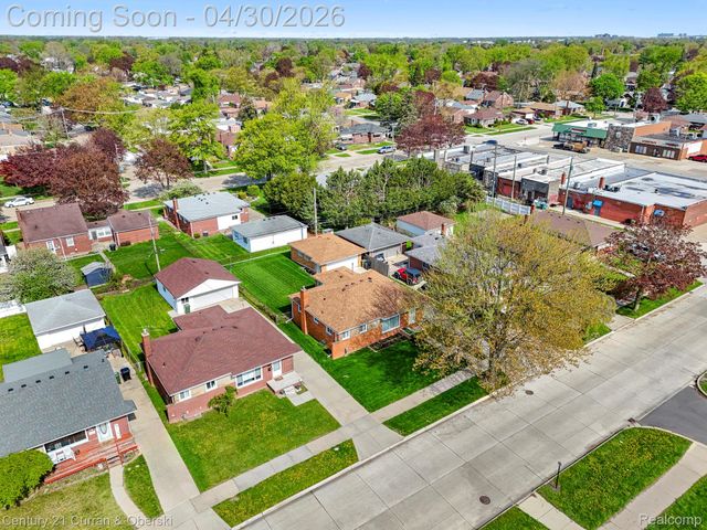 8262 Vine Avenue, Allen Park, MI 48101