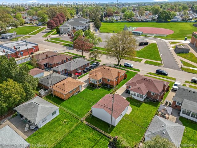8262 Vine Avenue, Allen Park, MI 48101