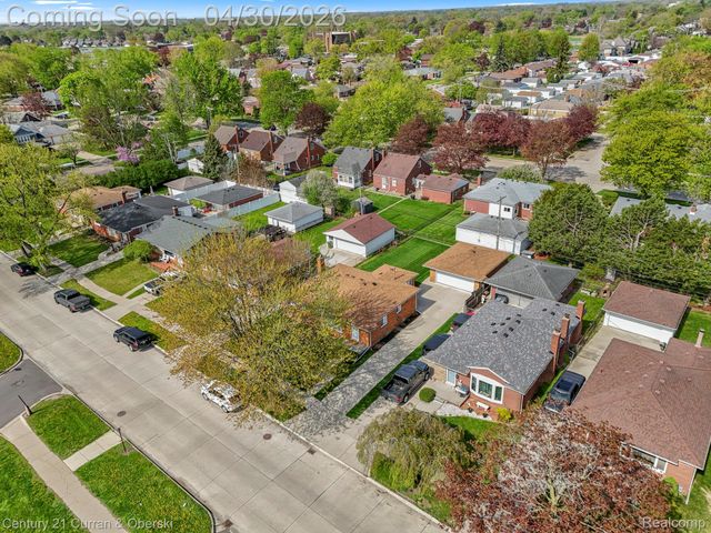 8262 Vine Avenue, Allen Park, MI 48101
