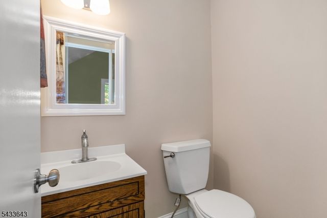 141 Henry St, Hasbrouck Heights Boro, NJ 07604
