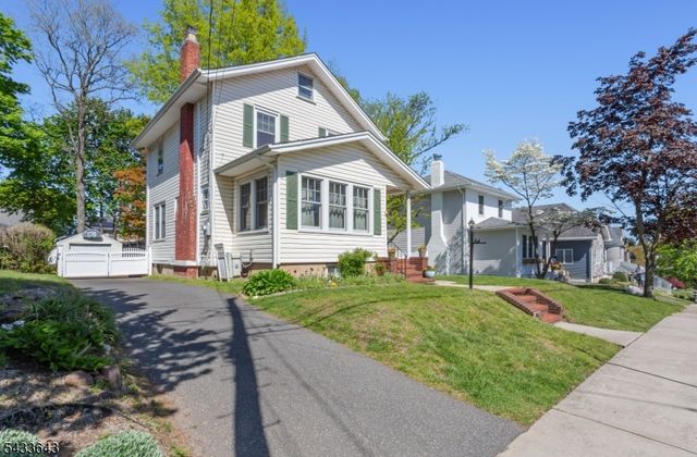 141 Henry St, Hasbrouck Heights Boro, NJ 07604