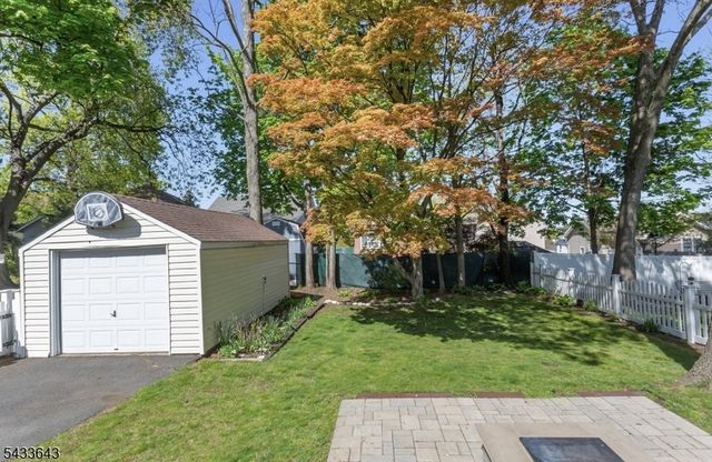 141 Henry St, Hasbrouck Heights Boro, NJ 07604