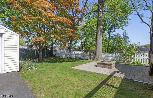 141 Henry St, Hasbrouck Heights Boro, NJ 07604