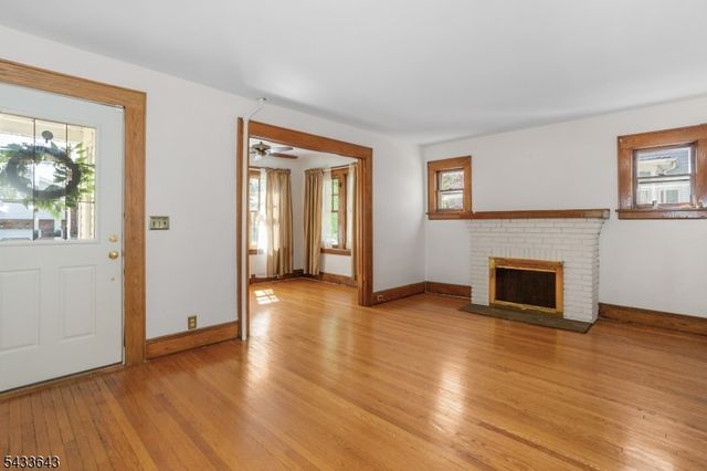 141 Henry St, Hasbrouck Heights Boro, NJ 07604