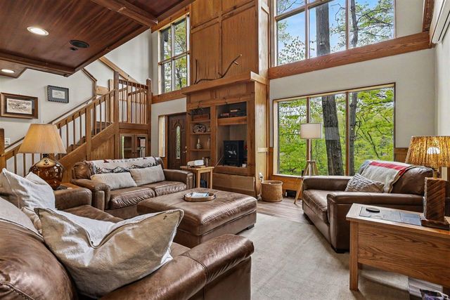 10953 Red Bud Trail, Berrien Springs, MI 49103