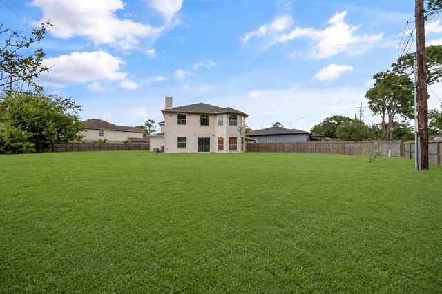 17603 W Fawn River Circle, Spring, TX 77379