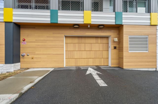 128 Henry Street Unit 406, Saratoga Springs, NY 12866