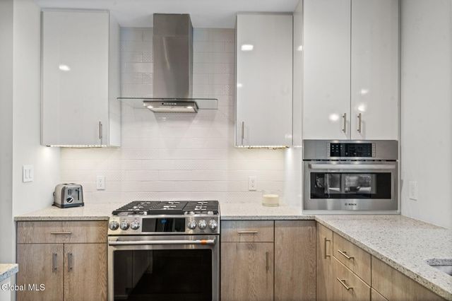 128 Henry Street Unit 406, Saratoga Springs, NY 12866