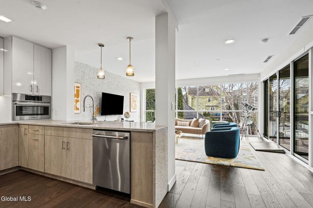 128 Henry Street Unit 406, Saratoga Springs, NY 12866