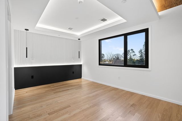 15 Algonquin Rd 2, Newton, MA 02467