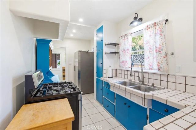 817 E Palmyra Avenue, Orange, CA 92866