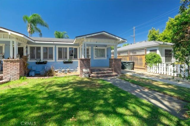 817 E Palmyra Avenue, Orange, CA 92866