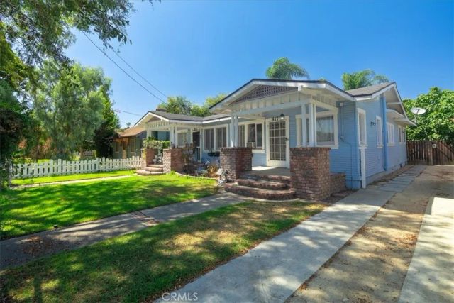817 E Palmyra Avenue, Orange, CA 92866