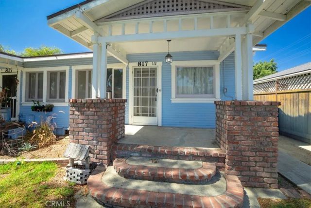 817 E Palmyra Avenue, Orange, CA 92866