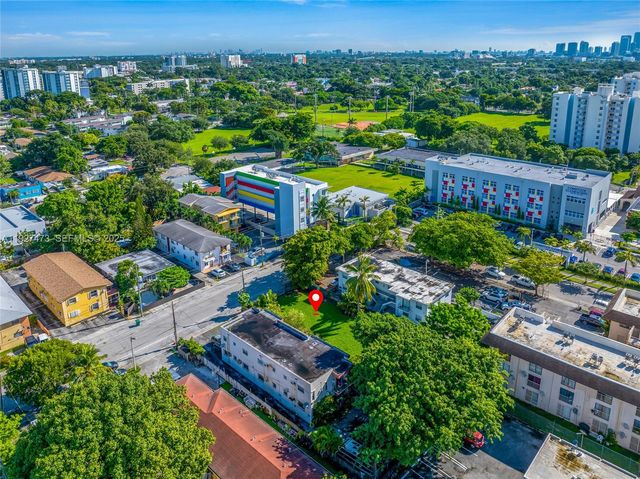 1872 NW 24th St, Miami, FL 33142