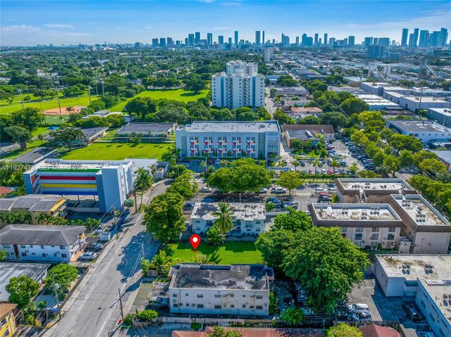 1872 NW 24th St, Miami, FL 33142