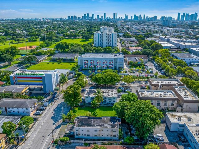 1872 NW 24th St, Miami, FL 33142