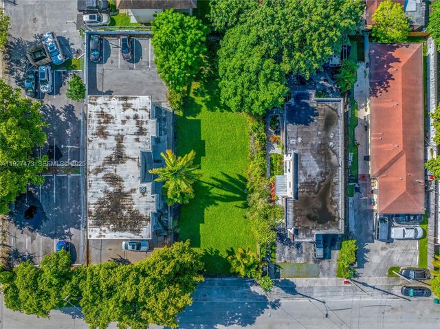 1872 NW 24th St, Miami, FL 33142