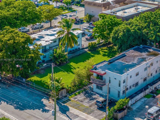1872 NW 24th St, Miami, FL 33142