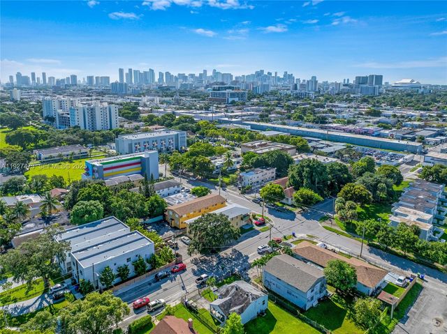 1872 NW 24th St, Miami, FL 33142