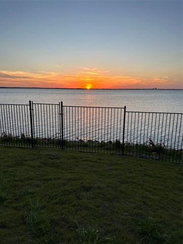 18102 Lakefront Court, Forney, TX 75126