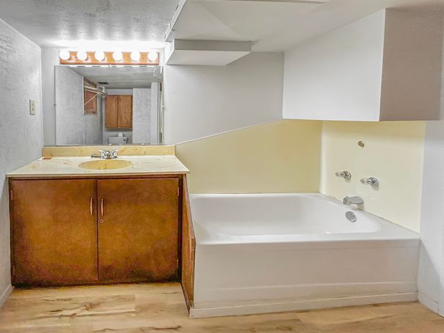 421 23rd St NW, Minot, ND 58703
