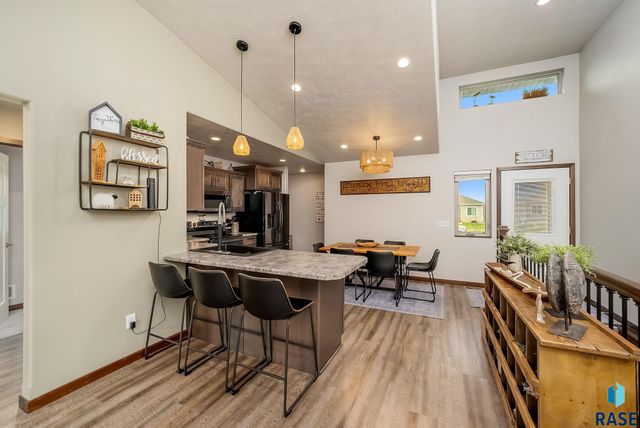 2726 E Sunburst Dr Drive, Brandon, SD 57005