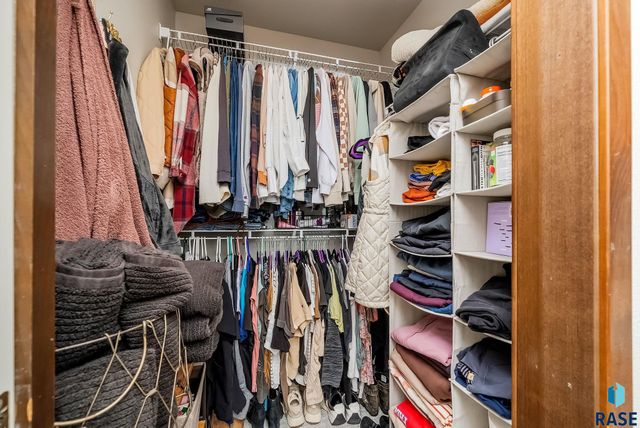 2726 E Sunburst Dr Drive, Brandon, SD 57005