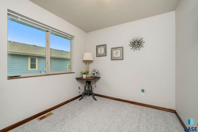 2726 E Sunburst Dr Drive, Brandon, SD 57005