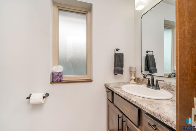 2726 E Sunburst Dr Drive, Brandon, SD 57005