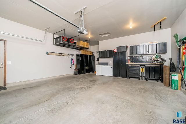 2726 E Sunburst Dr Drive, Brandon, SD 57005