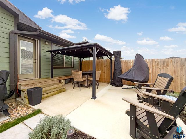 2726 E Sunburst Dr Drive, Brandon, SD 57005