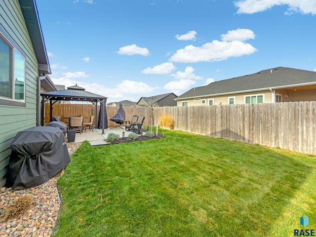 2726 E Sunburst Dr Drive, Brandon, SD 57005