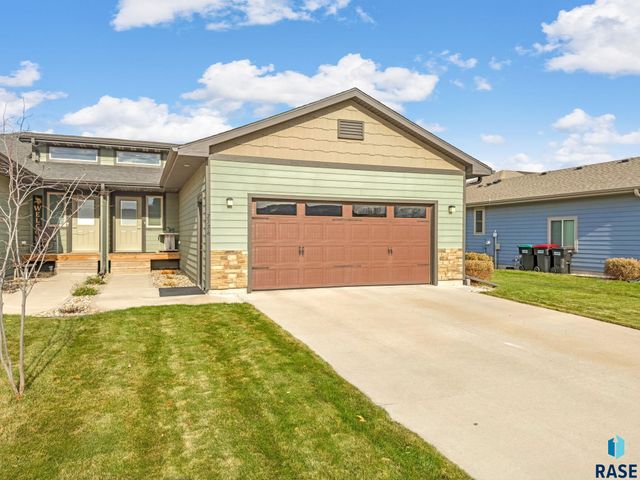 2726 E Sunburst Dr Drive, Brandon, SD 57005