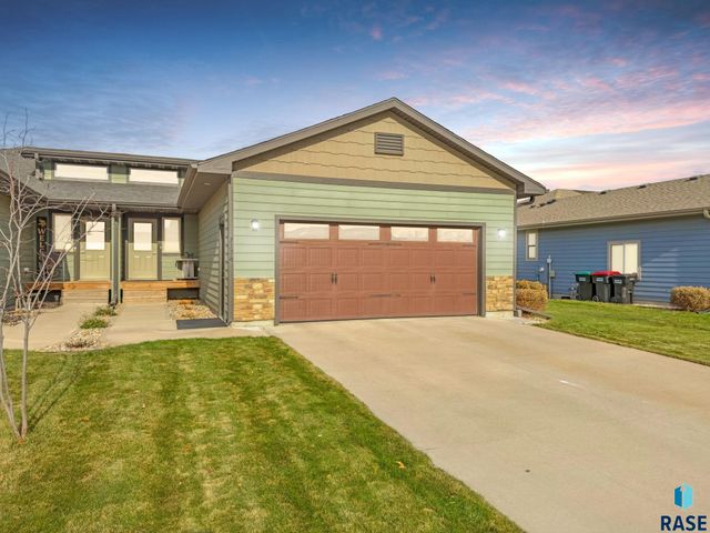 2726 E Sunburst Dr Drive, Brandon, SD 57005