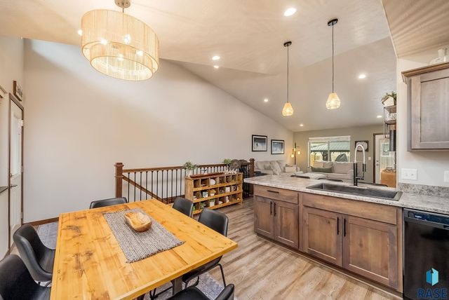 2726 E Sunburst Dr Drive, Brandon, SD 57005