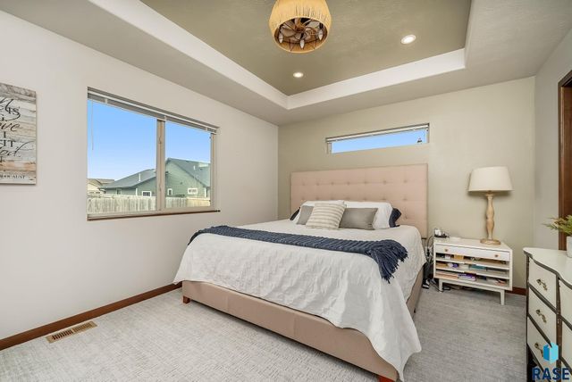 2726 E Sunburst Dr Drive, Brandon, SD 57005