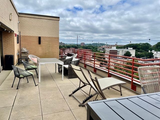 1650 Commonwealth Ave 605, Boston, MA 02135