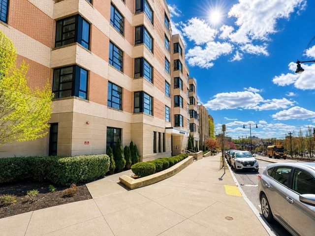 1650 Commonwealth Ave 605, Boston, MA 02135