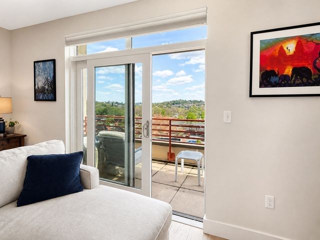 1650 Commonwealth Ave 605, Boston, MA 02135