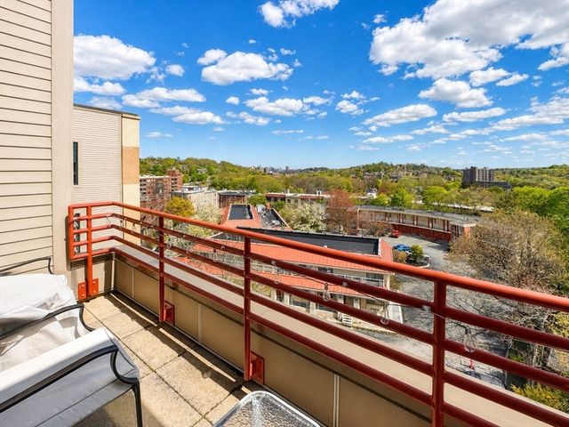1650 Commonwealth Ave 605, Boston, MA 02135