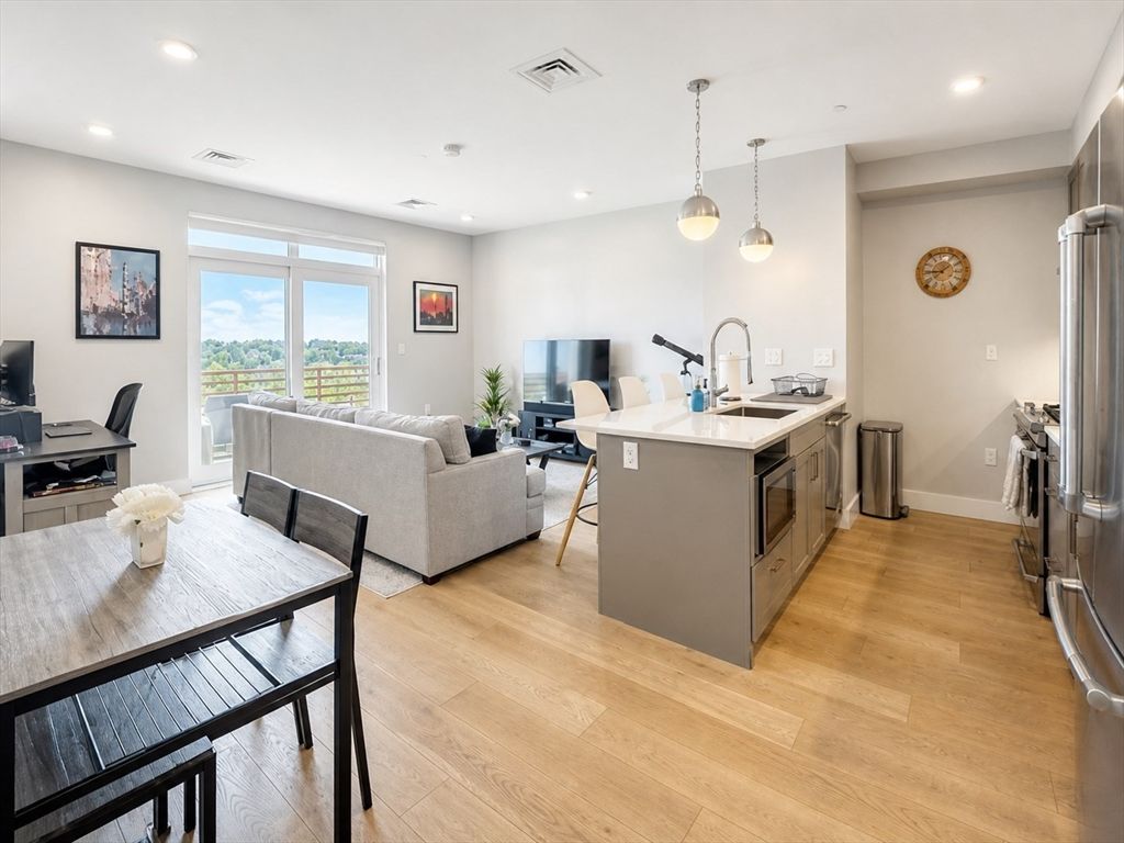 1650 Commonwealth Ave 605, Boston, MA 02135