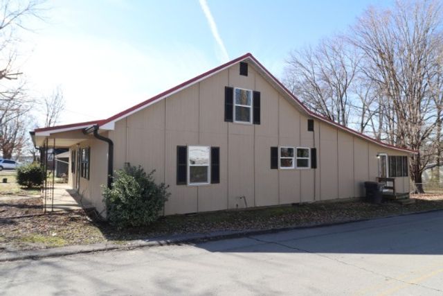 313 Andrews Ave, Hartsville, TN 37074