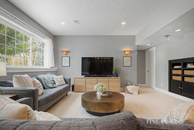 6179 Sheldon Oak Drive, Hudsonville, MI 49426