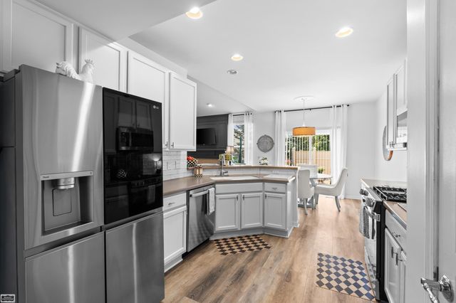 19056 Hazelton Drive, Macomb Twp, MI 48042