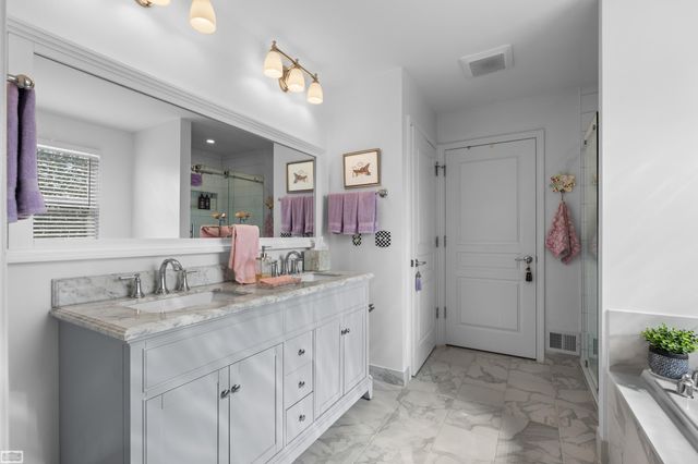 19056 Hazelton Drive, Macomb Twp, MI 48042