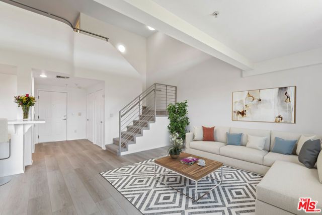 13200 Pacific 438, Los Angeles, CA 90094