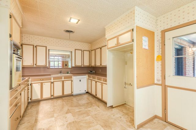 706 Brockman Street, Sweeny, TX 77480