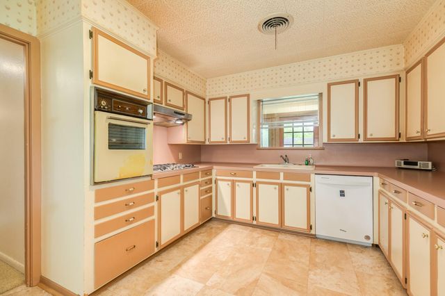 706 Brockman Street, Sweeny, TX 77480